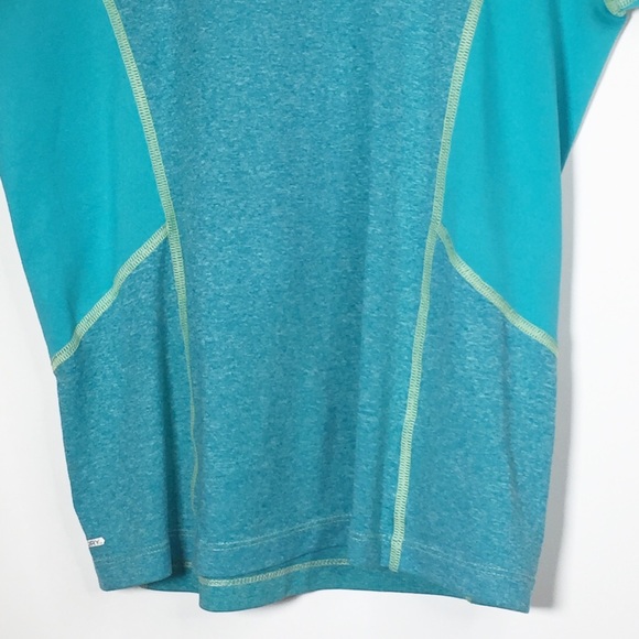 The North Face Vaporwick Blue Short Sleeve Tee - Picture 5 of 10